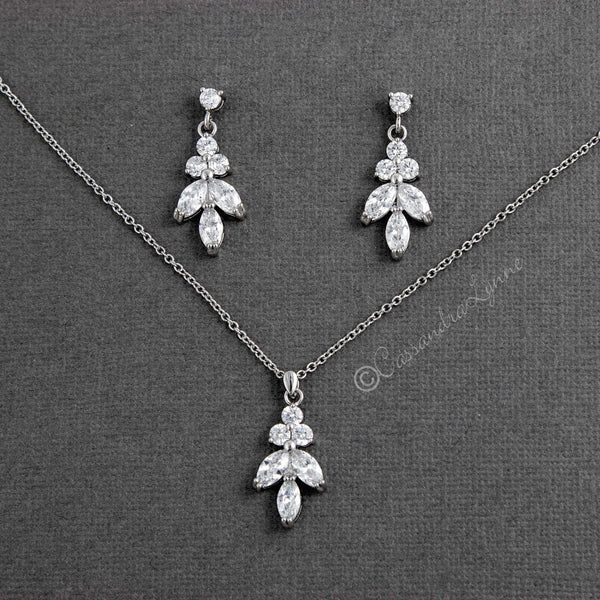 Buy A Winter's Tale Leaf Pendant Necklace In 925 Silver from Shaya by  CaratLane