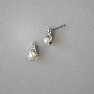 Vintage Tiny Pearl Stud Earrings