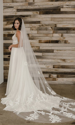 Scatter Large Lace Cathedral Veil - Cassandra Lynne