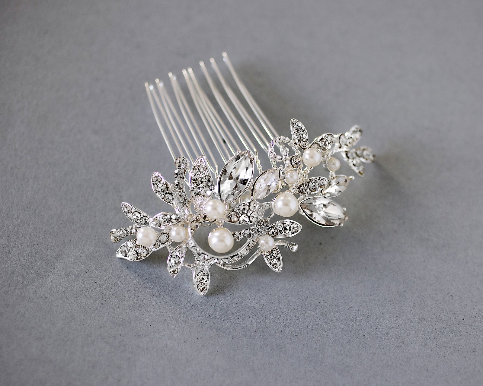 Small Wedding Comb with Pearls - Cassandra Lynne
