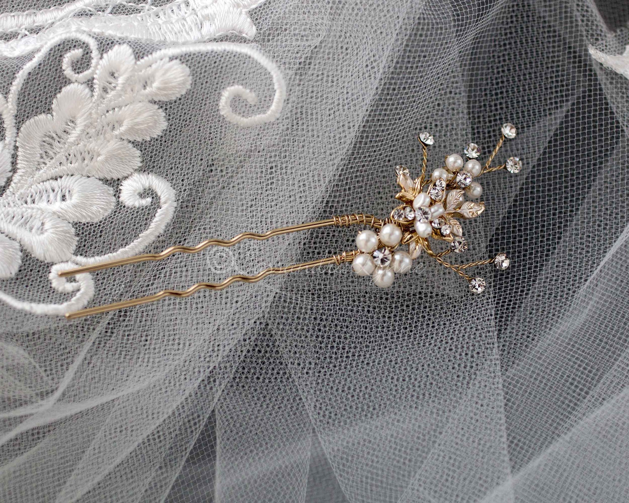Delicate Bridal Hair Pin with Pearls - Cassandra Lynne